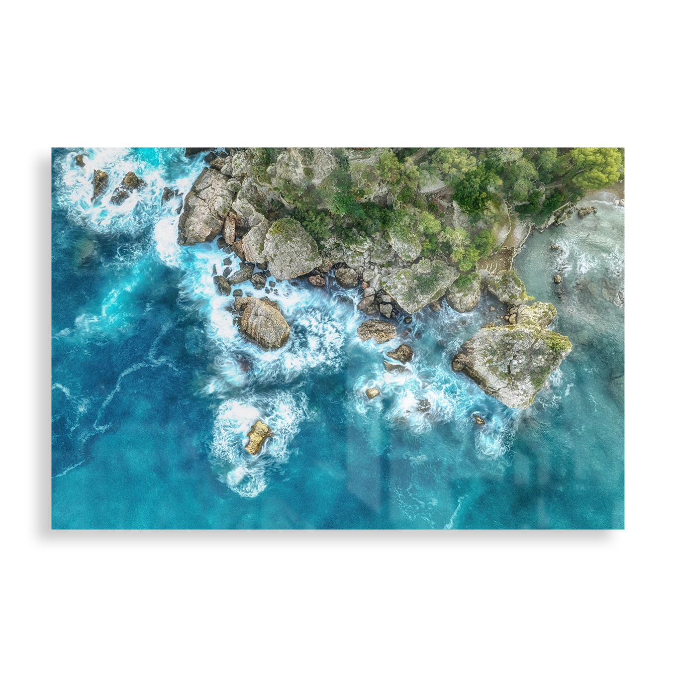 Rushing ocean